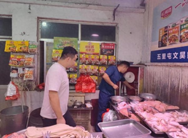 牛盘宝 李营街道五里屯社区开展农贸市场消防安全专项检查行动